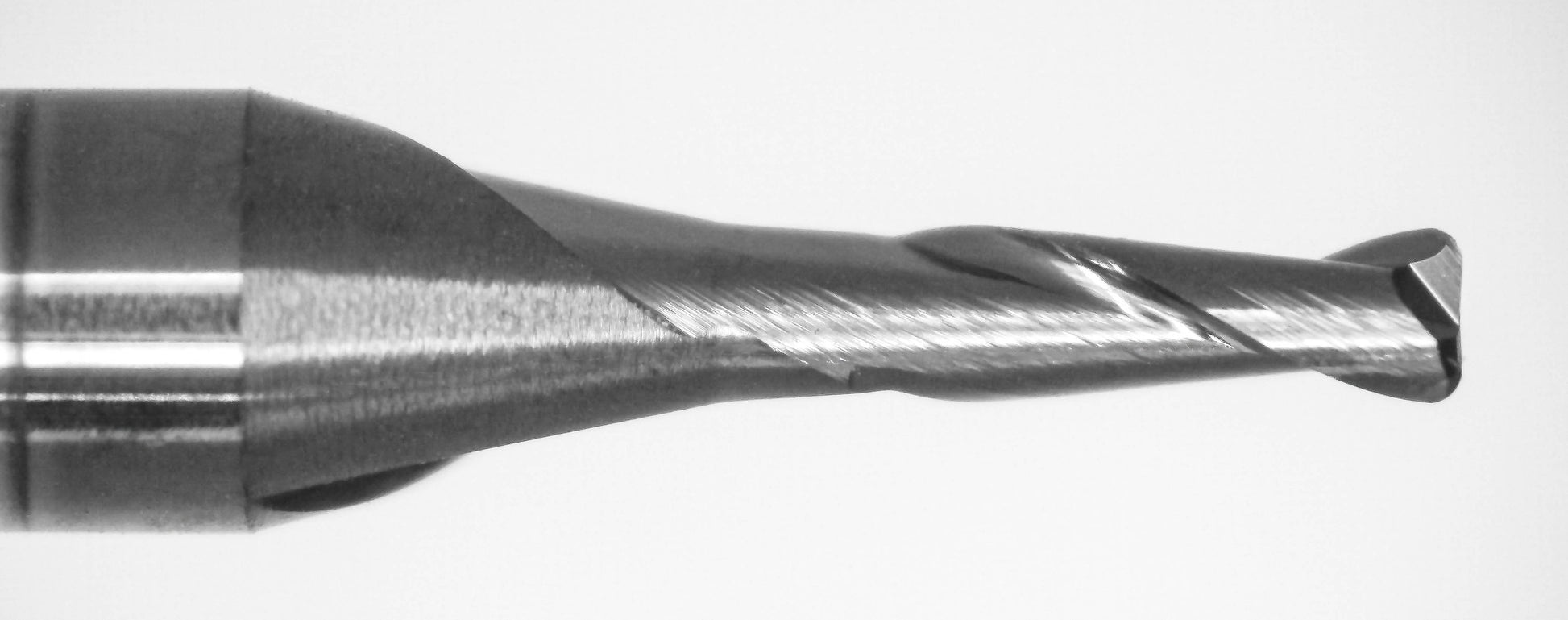 .050 inch 2-flute corner radius end mill tip detail .005 inch radius Kyocera 1612-0500L150CR