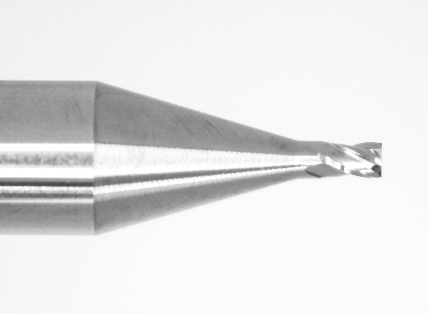 0.70mm square end cutting tip close-up Kyocera USA 4 flute carbide end mill 1820-0276.041