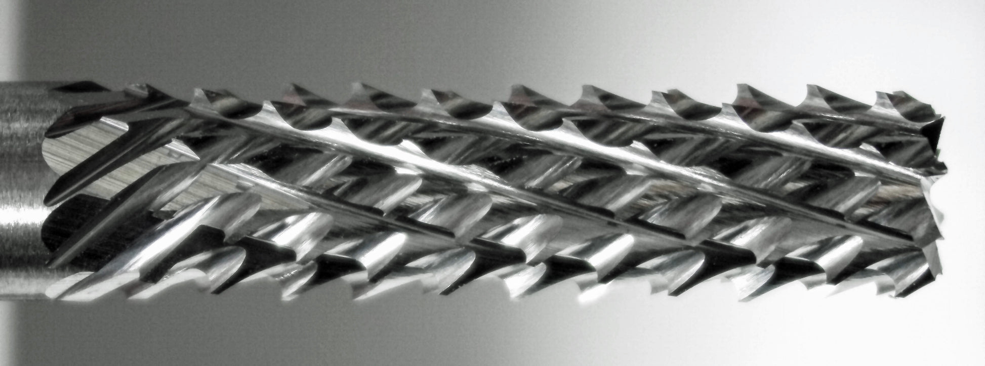 Close-up of square end tip on 3/16 diamond pattern carbide router bit