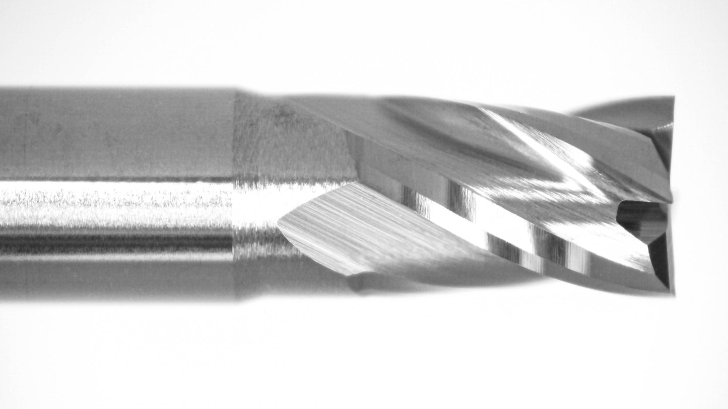 1820-1150-173-kyocera-1150-4-flute-stub-square-end-carbide-end-mill-closeup
