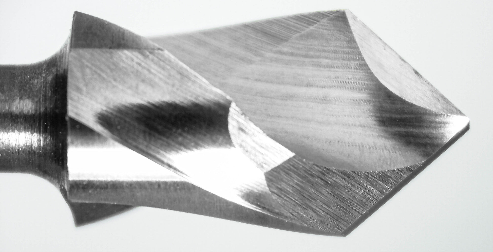 2 flute 82 degree countersink cutting edges close up