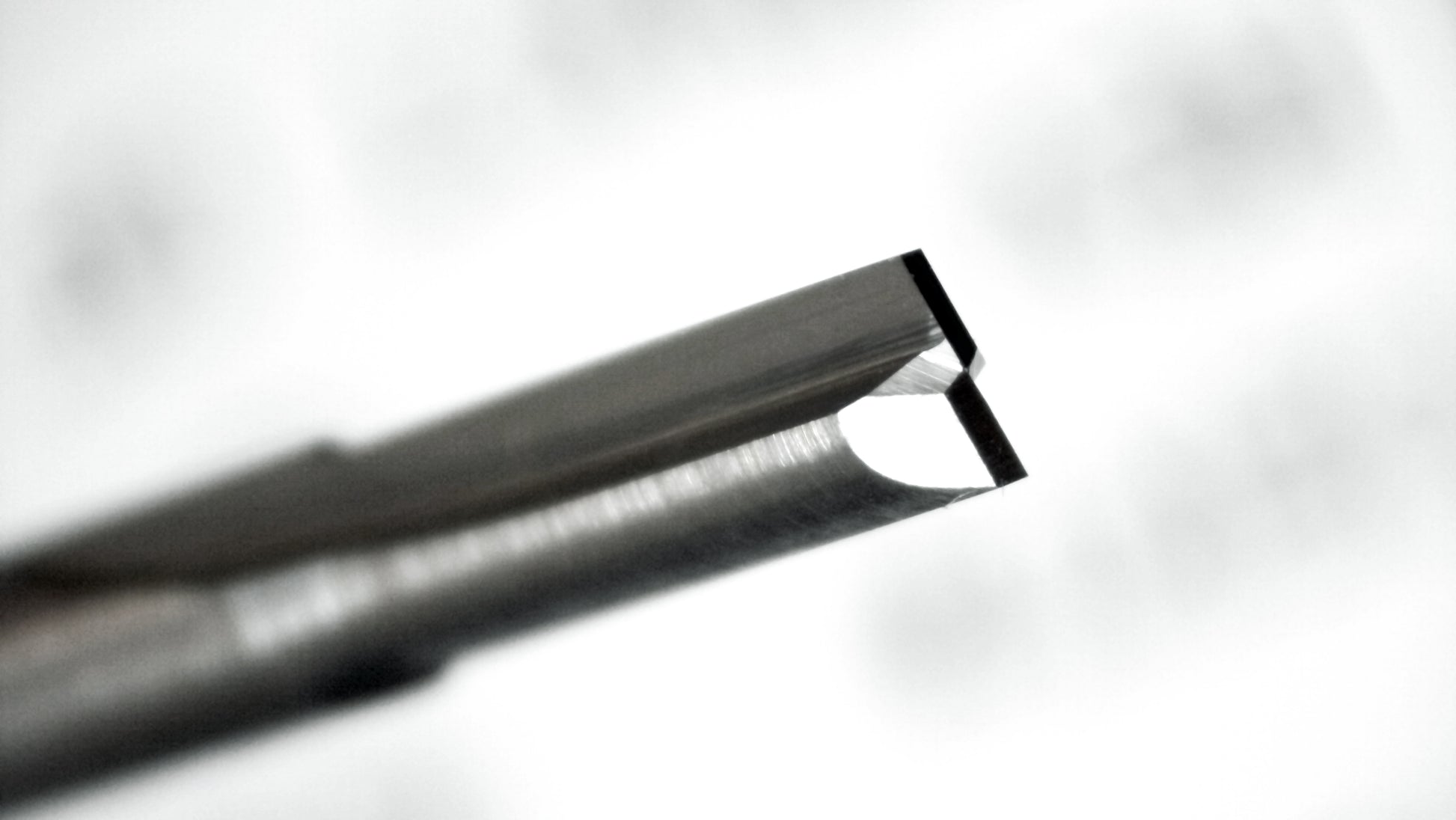 0.116 straight flute end mill cutting edge detail