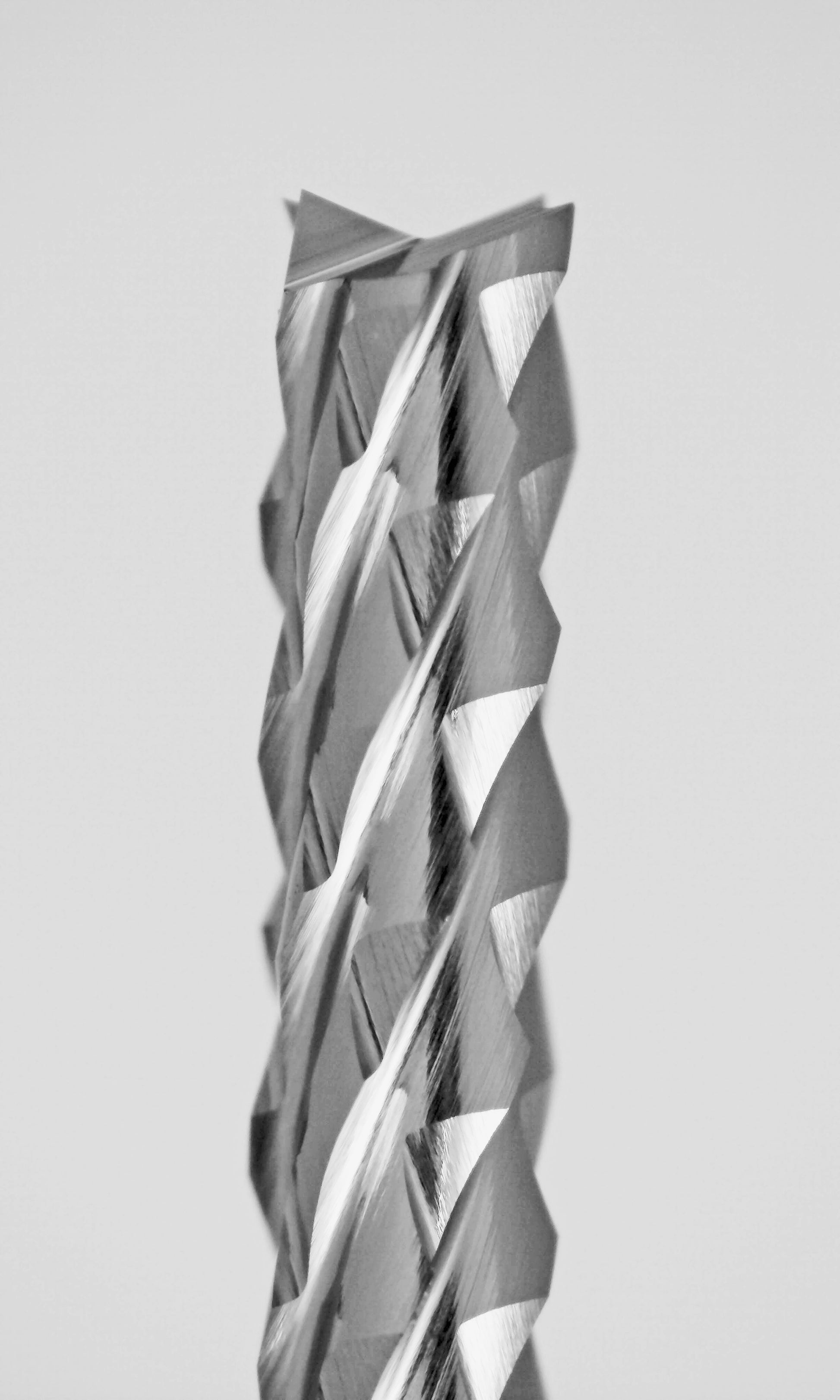 close-up of fish tail tip on 1/16 inch diamond flute carbide router
