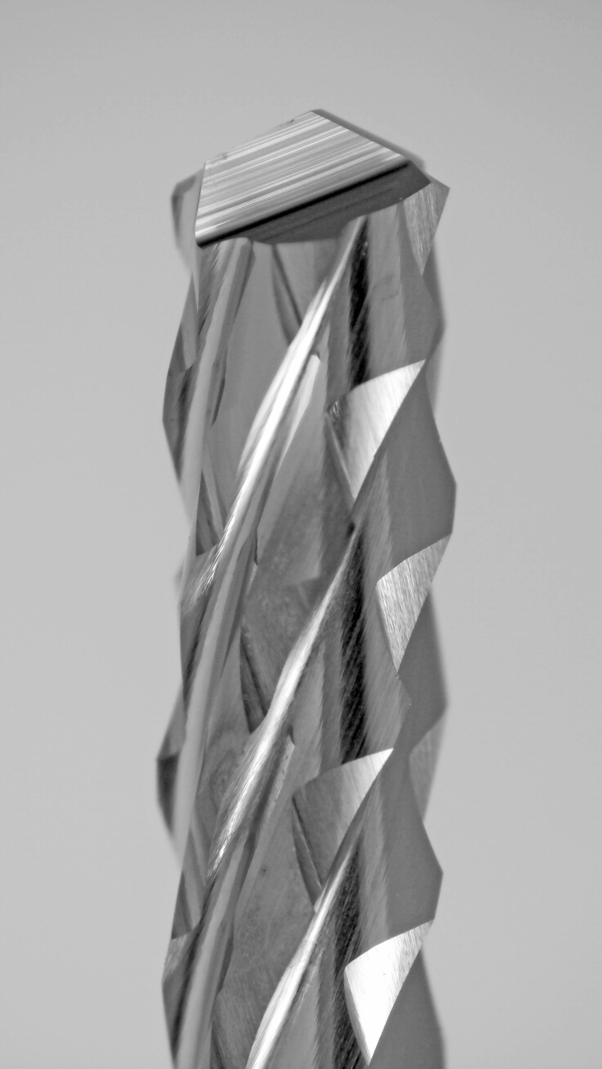close-up of drill point tip on 3/32 diamond flute carbide router