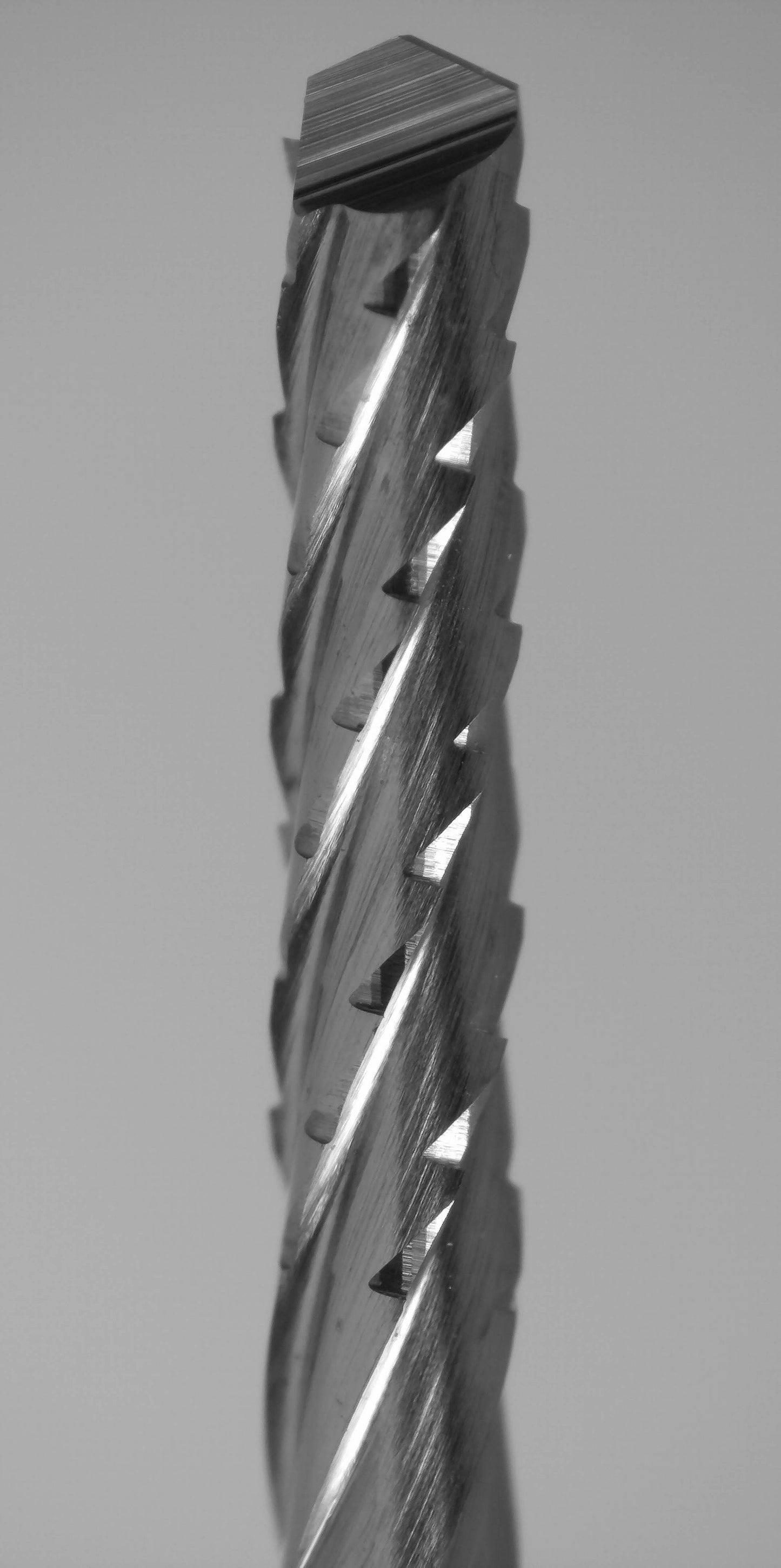 Drill point tip detail on 1.30mm chip breaker carbide router