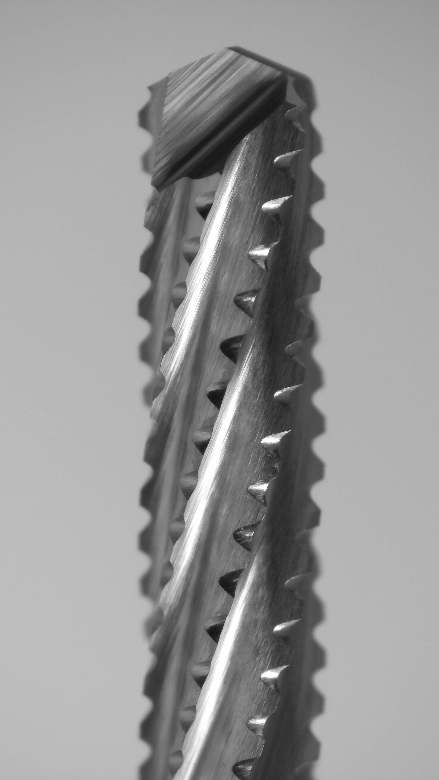 Drill point tip detail on 1.80mm chip breaker carbide router
