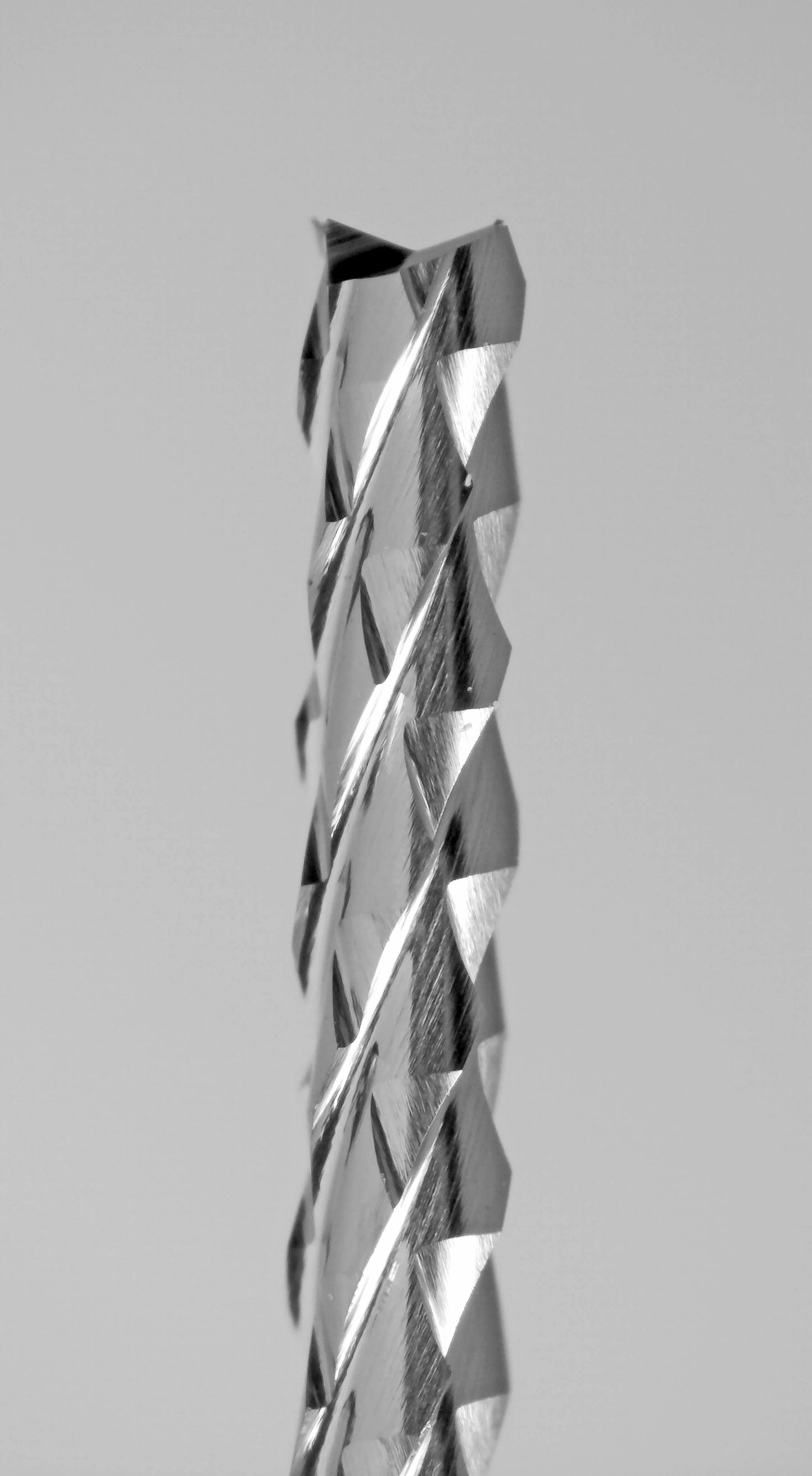 close-up of fish tail tip on 0.0394 inch diamond flute carbide router