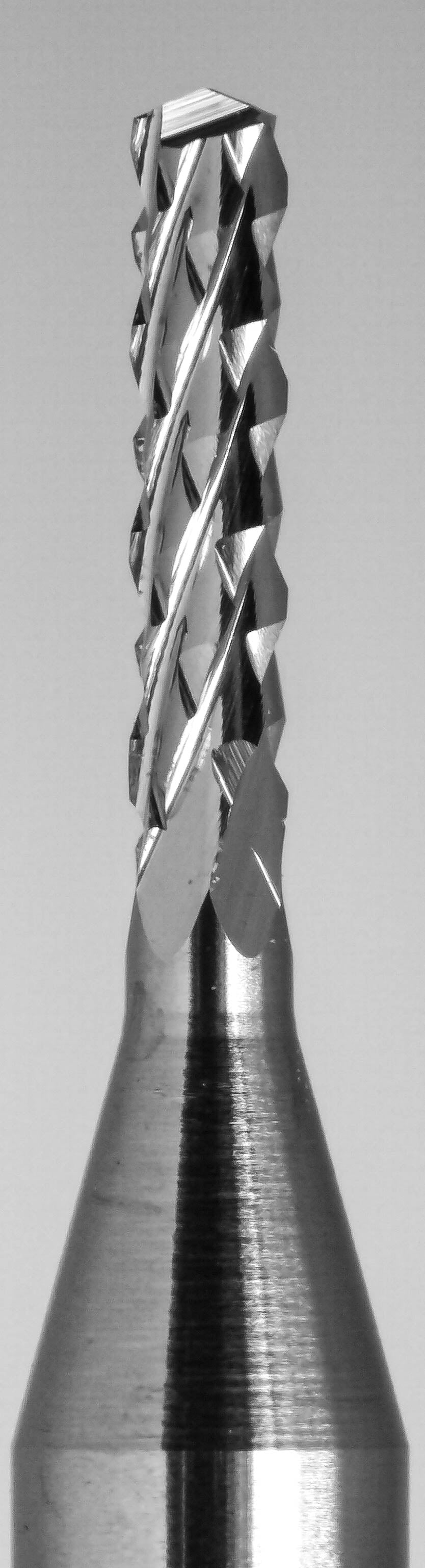 .050" Diamond Pattern Carbide Router – .315″ LOC – Drill Point Tip R123